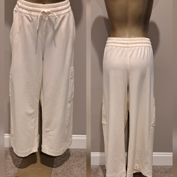 Athleta Cream Color Elastic Waist Wide Legged Cargo Sweat Pants - Picture 2 of 9
